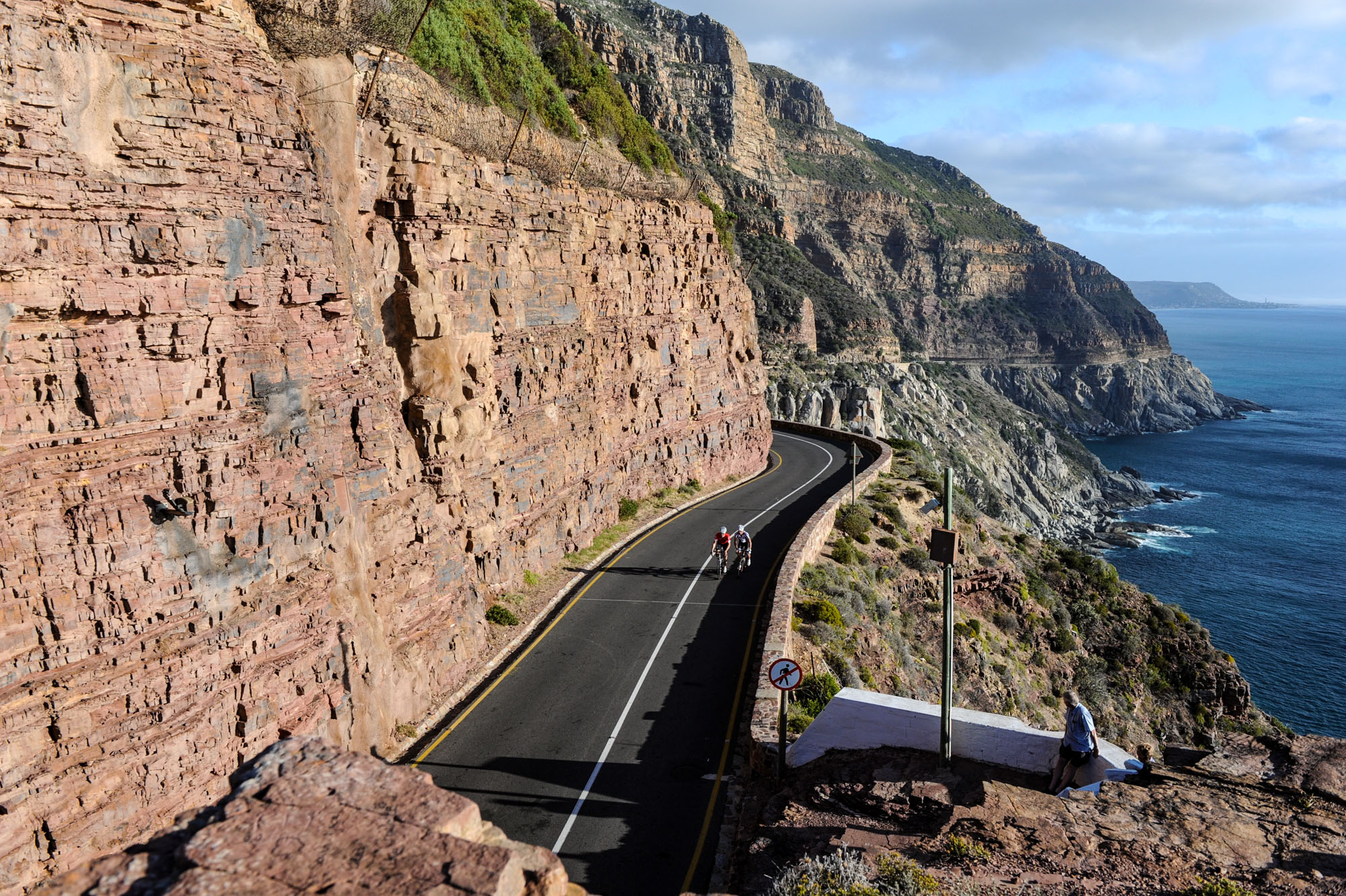 Jens Vögele und Mike Kluge fahren am Chapman's Peak Drive Rennrad