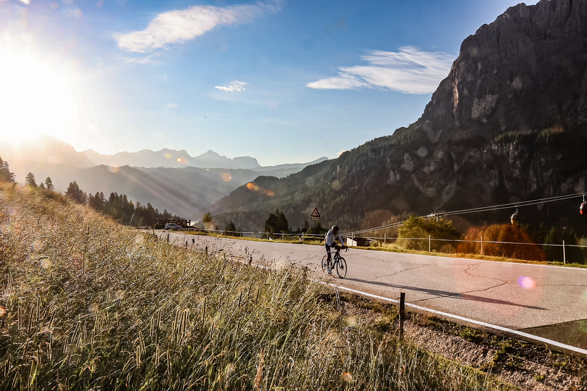 Extremsportler Guido Kunze im Morgenlicht am Grödner Joch